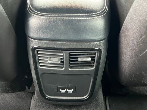 Used 2023 Chrysler 300 S image 18