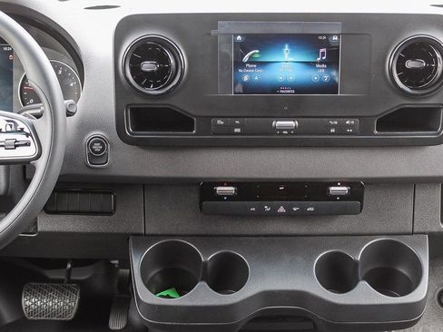 Used 2024 Mercedes-Benz Sprinter 144 Cargo image 31