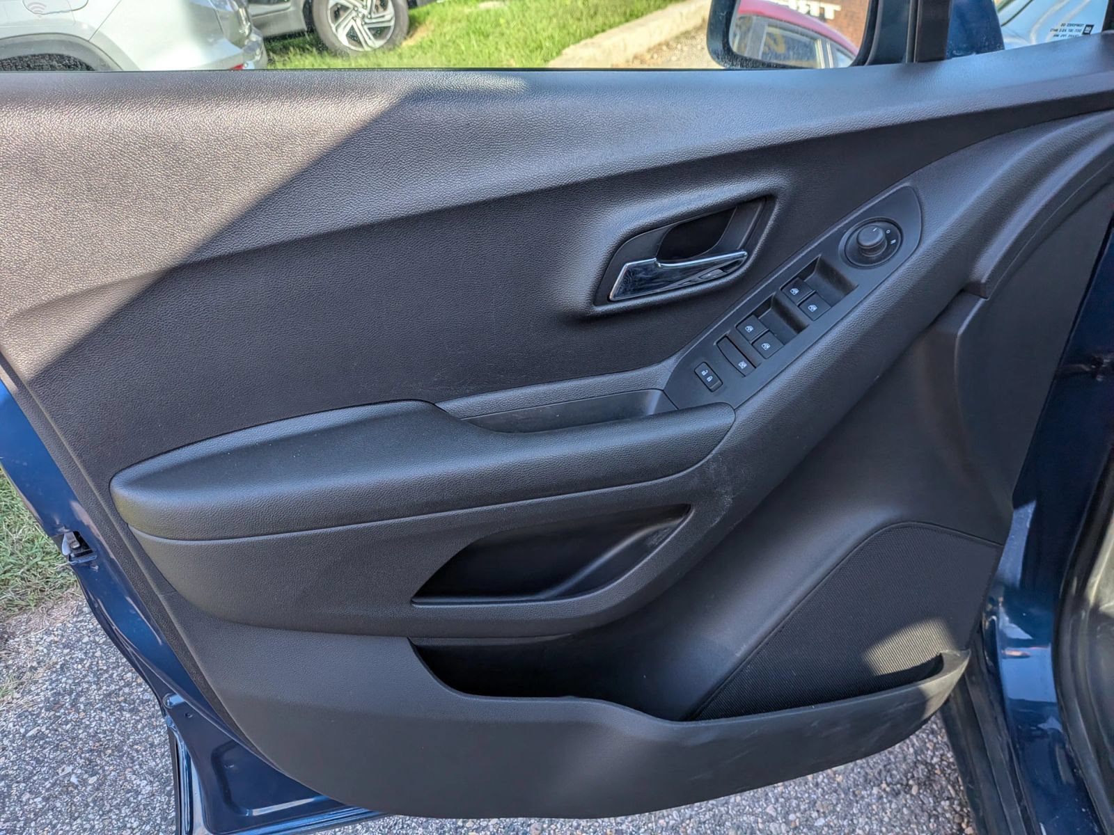 Used 2020 Chevrolet Trax LT FWD image 18
