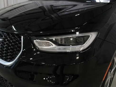 Used 2026 Chrysler Pacifica Pinnacle FWD image 37
