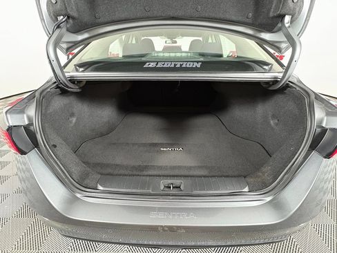 Used 2023 Nissan Sentra SR w/ Midnight Edition Package FWD image 43