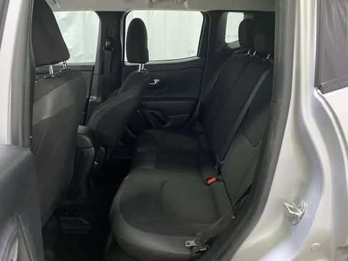 Used 2018 Jeep Renegade Altitude image 11