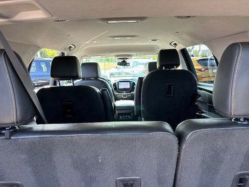 Used 2020 Chevrolet Traverse LT w/ LT Premium Package FWD image 33