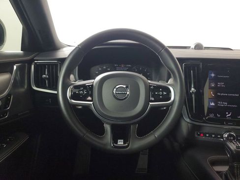 Used 2020 Volvo S90 T6 R-Design image 16