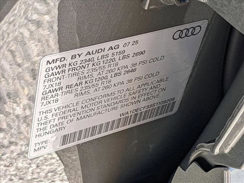 New 2025 Audi Q3 2.0T Premium image 17