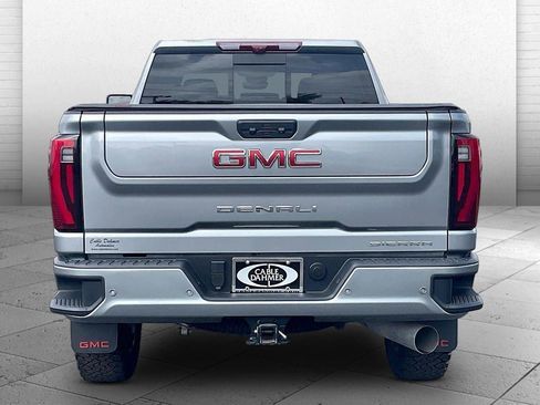 Used 2025 GMC Sierra 2500 Denali w/ Denali Reserve Package image 3