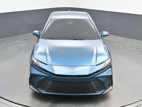 Used 2025 Toyota Camry SE w/ Convenience Package FWD image 14