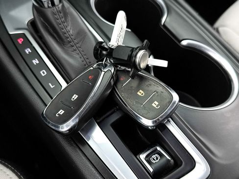 Used 2021 Chevrolet Equinox LS w/ LS Convenience Package FWD image 35