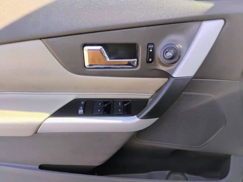 Used 2014 Ford Edge SE w/ Equipment Group 101A image 12