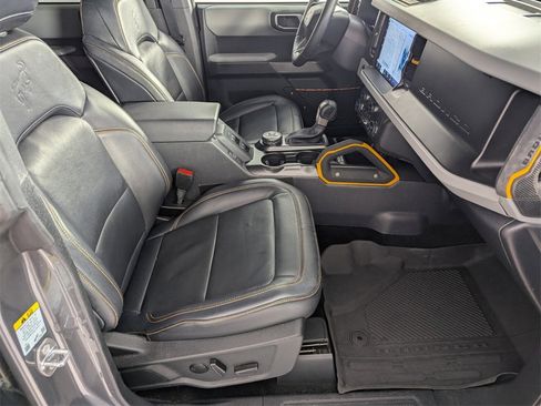 Used 2023 Ford Bronco Badlands image 33