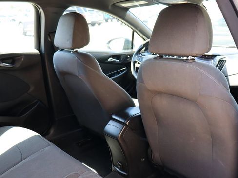 Used 2019 Chevrolet Cruze LT w/ Convenience Package FWD image 28