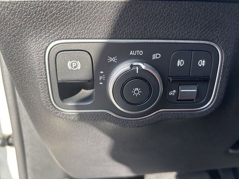 Used 2024 Mercedes-Benz GLB 250 GLB 250 image 38