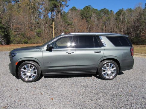 Used 2023 Chevrolet Tahoe High Country image 3