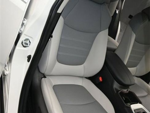 Used 2024 Toyota RAV4 Limited image 17