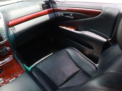 Used 2011 Lexus LS 460 w/ Luxury Value Edition RWD image 27