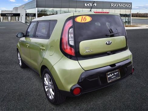 Used 2016 Kia Soul + image 5