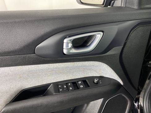 Used 2022 Jeep Compass Latitude image 15