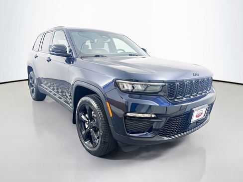Used 2024 Jeep Grand Cherokee Limited w/ Black Appearance Package AWD/4WD image 3