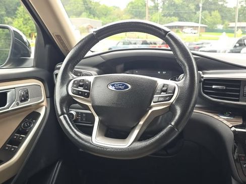 Used 2021 Ford Explorer Limited w/ Equipment Group 301A RWD image 39