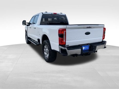 Used 2024 Ford F250 Lariat w/ Chrome Package image 4