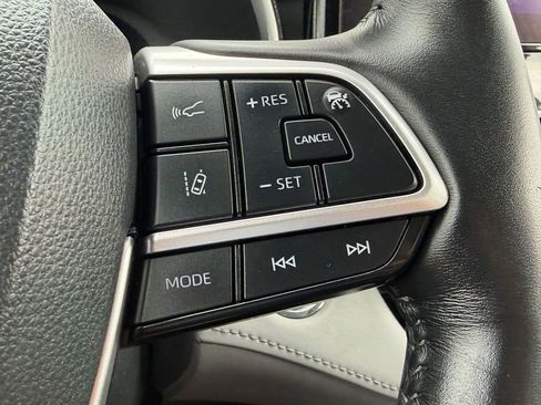 Used 2023 Toyota Highlander Limited AWD/4WD image 30