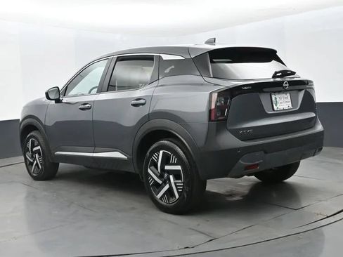 Used 2025 Nissan Kicks SV FWD image 9