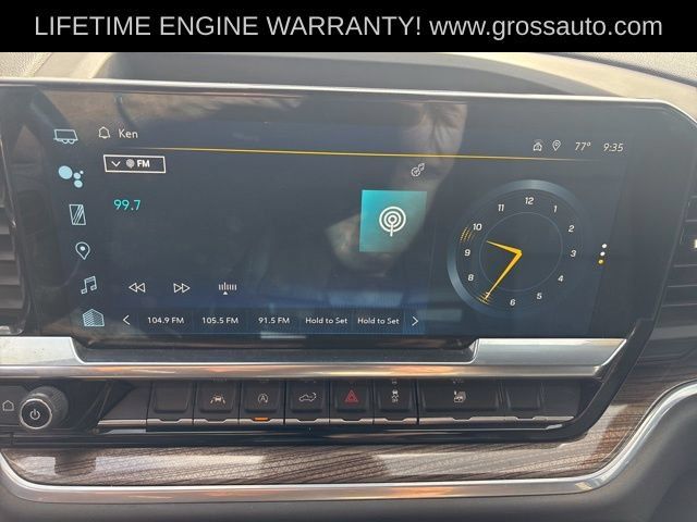 Used 2022 Chevrolet Silverado 1500 LT w/ Leather Package AWD/4WD image 16