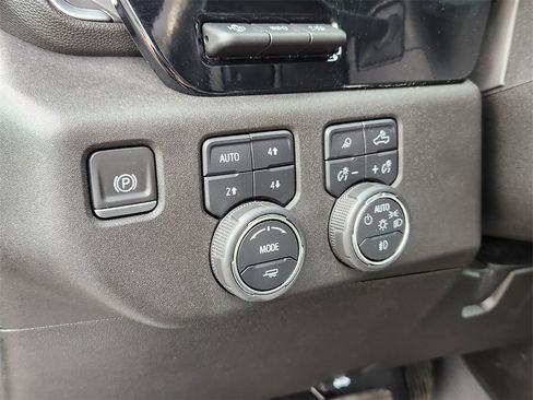 Used 2024 Chevrolet Silverado 3500 LTZ w/ LTZ Premium Package image 24