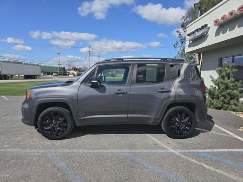 Used 2022 Jeep Renegade Altitude w/ Convenience Group image 6