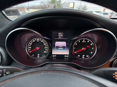 Used 2017 Mercedes-Benz GLC 300 4MATIC image 32