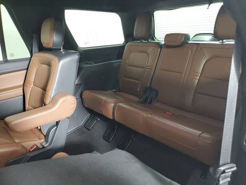 Certified 2024 Lincoln Navigator Reserve w/ Monochromatic Package AWD/4WD image 12