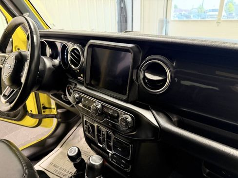 Used 2023 Jeep Wrangler Unlimited Sahara AWD/4WD image 20