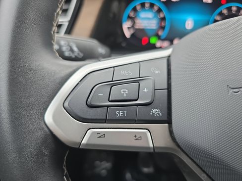 Used 2024 Volkswagen Atlas SE image 16