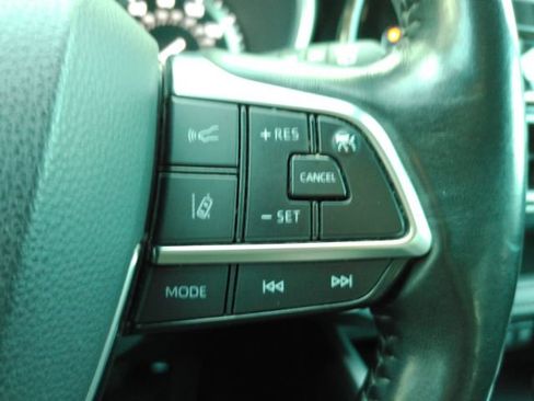 Used 2020 Toyota Highlander XLE image 47