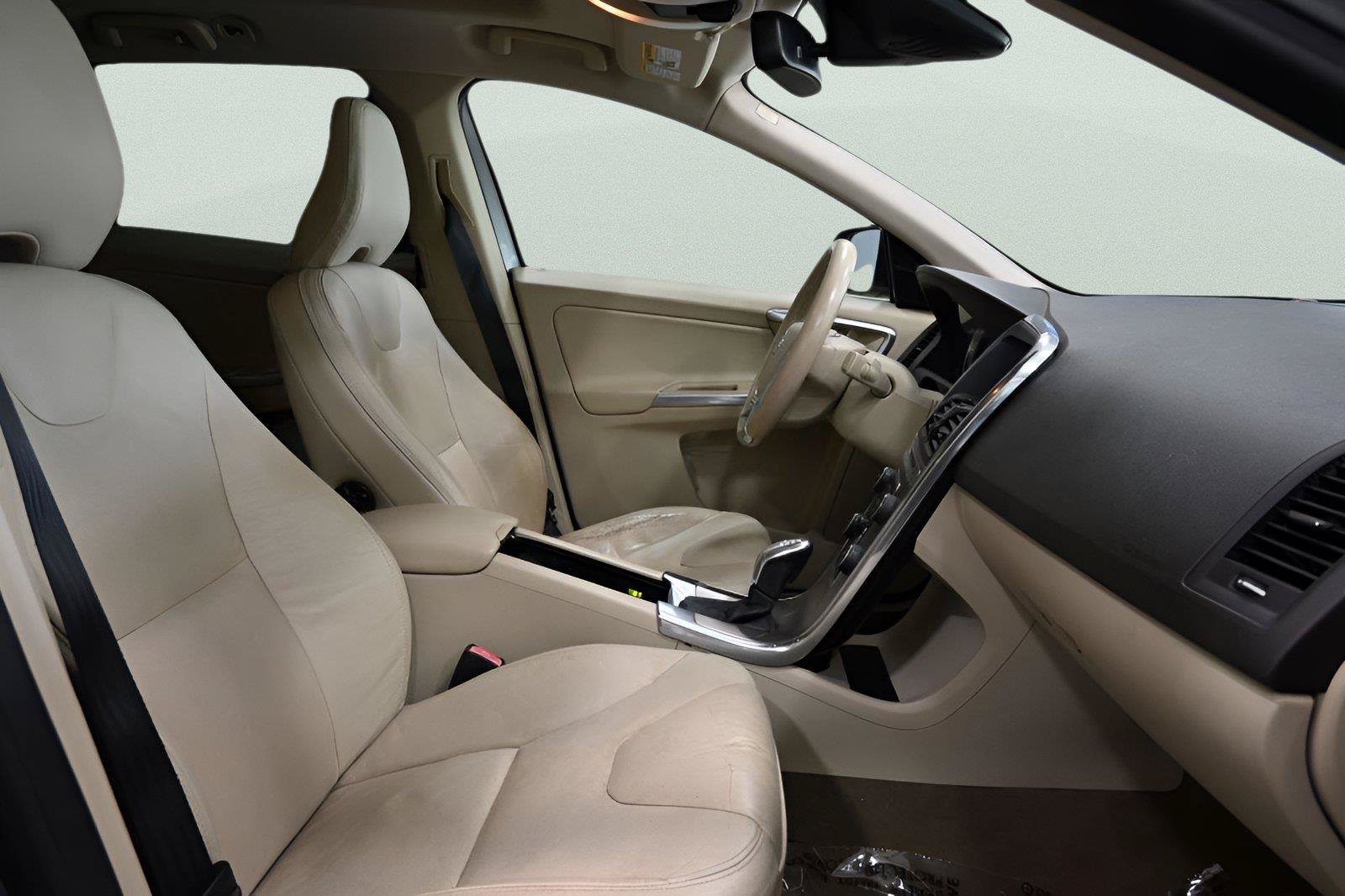 Used 2013 Volvo XC60 3.2 AWD/4WD image 22