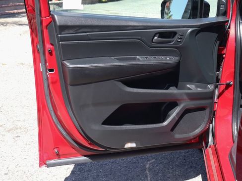 Used 2023 Honda Odyssey Sport image 17