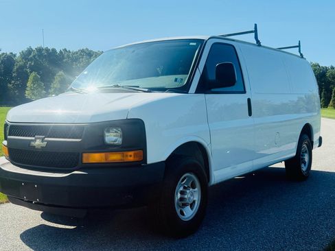 Used 2016 Chevrolet Express 2500 RWD image 1