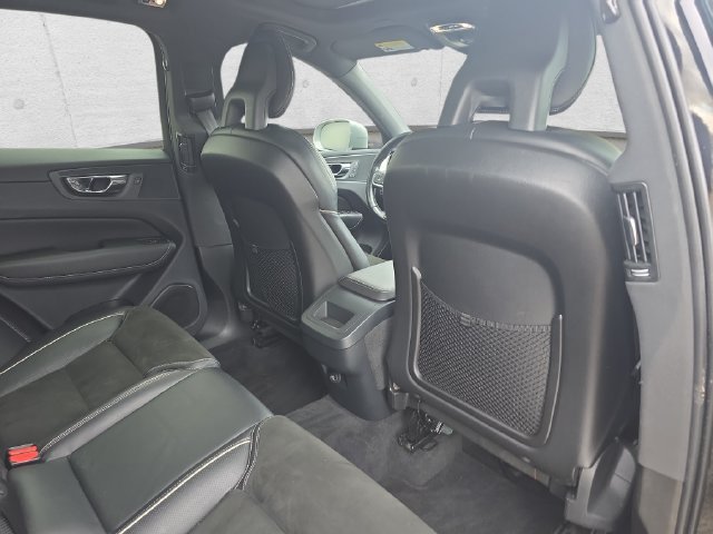 Used 2018 Volvo XC60 T6 R-Design w/ Convenience Package AWD/4WD image 11