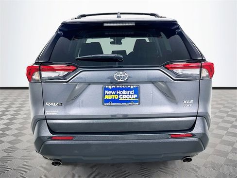 Used 2021 Toyota RAV4 XLE image 12