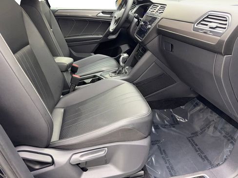 Used 2023 Volkswagen Tiguan SE R-Line image 48