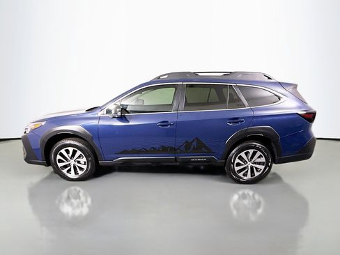 Used 2025 Subaru Outback AWD/4WD image 6