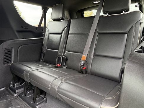 Used 2023 Chevrolet Suburban Premier image 30
