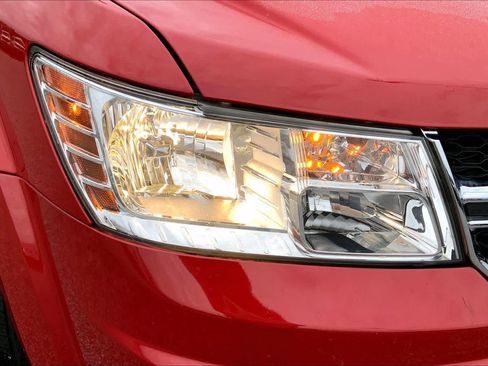 Used 2018 Dodge Journey SE image 24