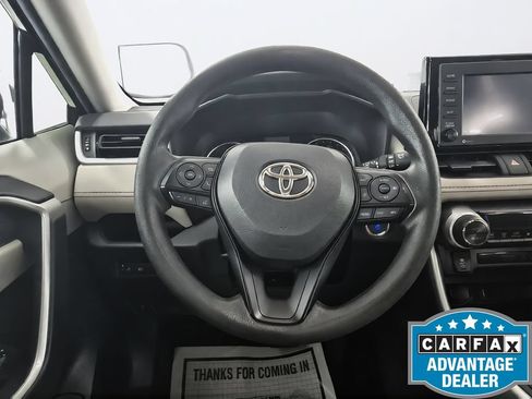 Used 2022 Toyota RAV4 XLE AWD/4WD image 34
