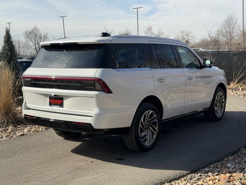 New 2026 Lincoln Navigator Reserve AWD/4WD image 5