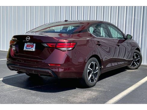 Used 2025 Nissan Sentra SV FWD image 10