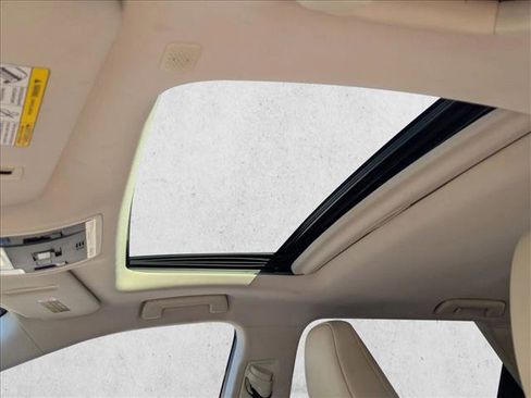 Certified 2022 Lexus RX 450hL AWD w/ Premium Package image 17