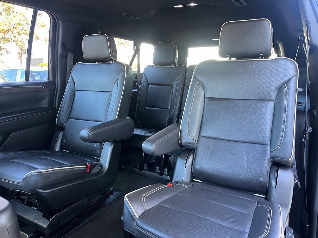 Used 2021 Chevrolet Suburban Premier AWD/4WD image 13