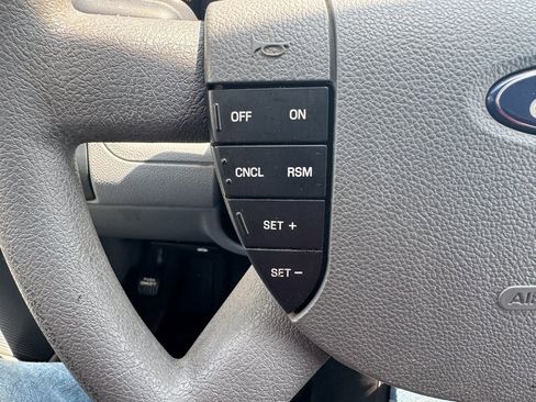 Used 2005 Ford Freestyle SE image 16