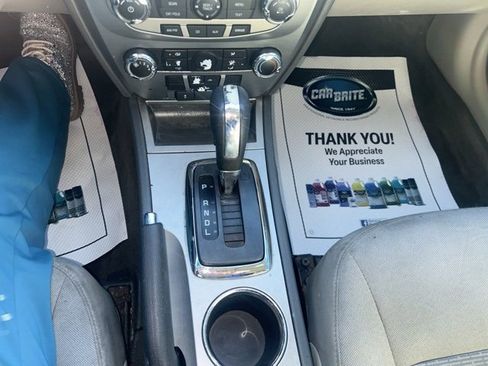 Used 2010 Ford Fusion SE image 23